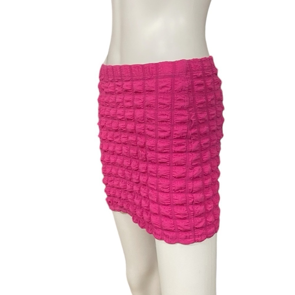 Pink Mini Skirt
New - Picture 5 of 10